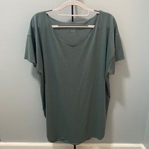 Uniqlo airism tshirt